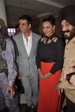 Akshay Kumar, Sonakshi Sinha at Holiday promotions in The Club, Mumbai on 4th June 2014
